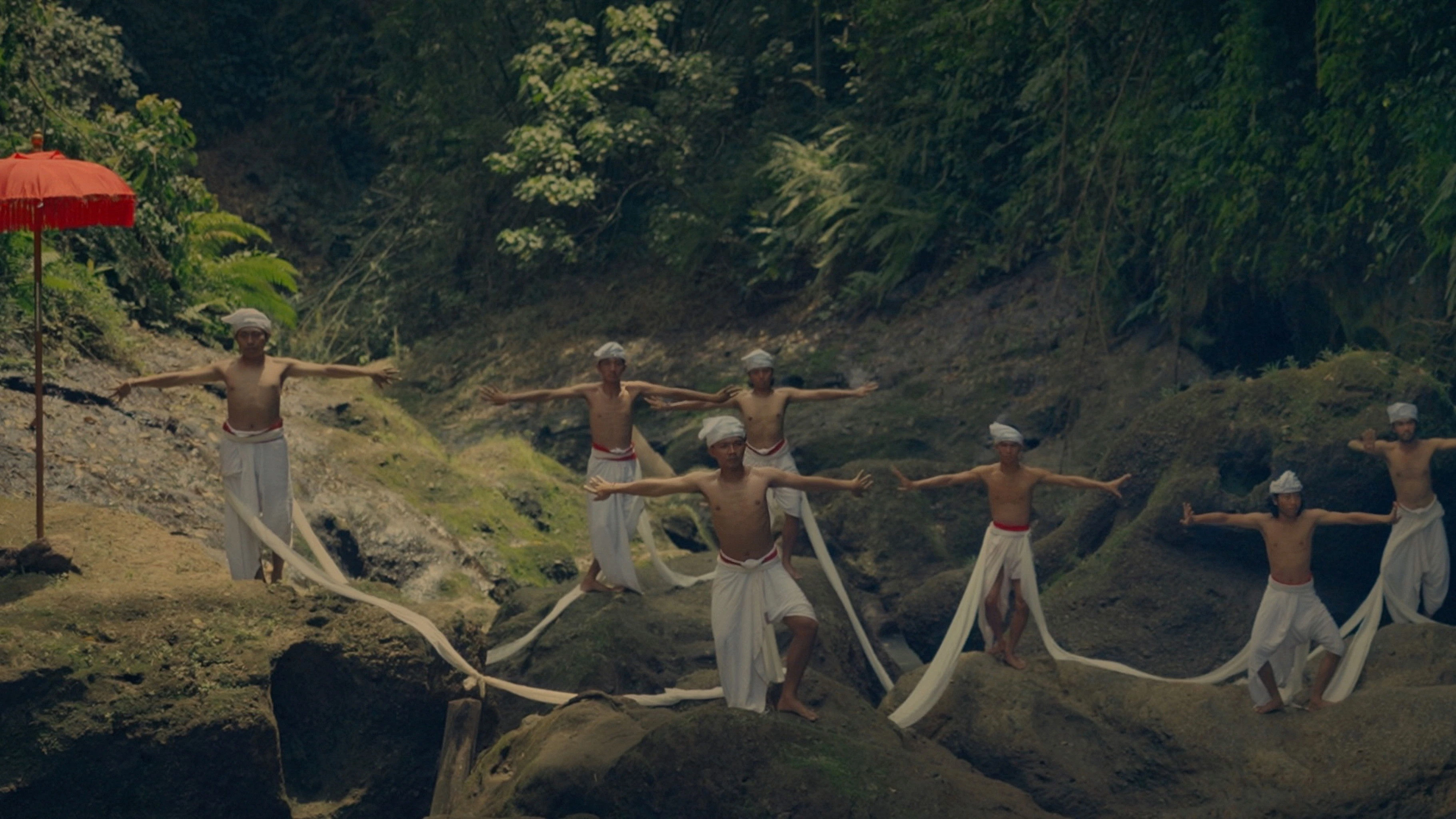 Phim Nơi hoa sứ dại mọc - Where the Wild Frangipanis Grow (2023)